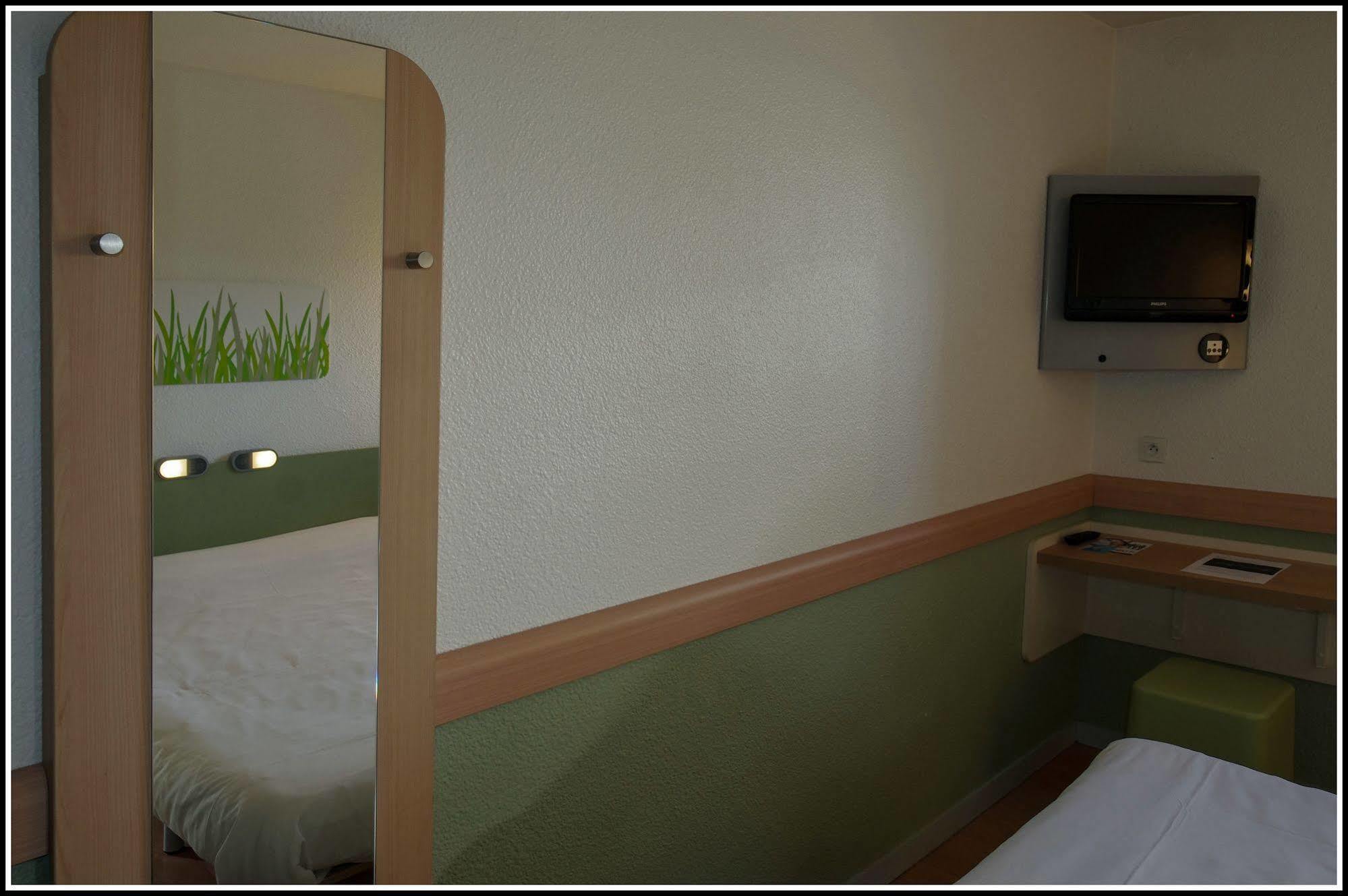 B&B Hotel Annemasse Est Exteriör bild